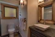 130-Roundridge-Rd-Tahoe-City-large-016-015-Bathroom-1500x1000-72dpi
